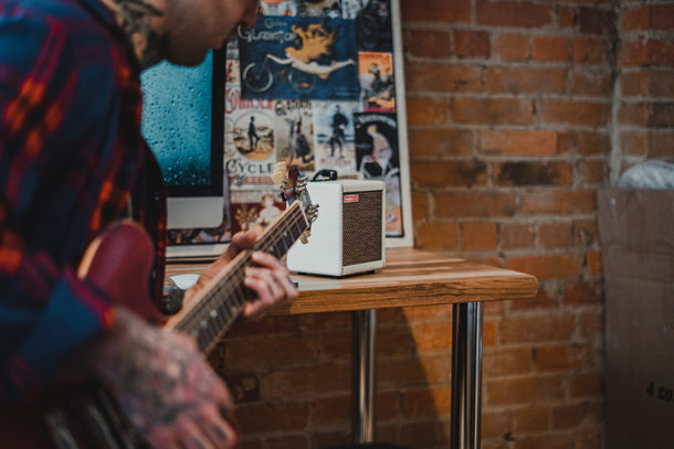 5 Tips to Stay Motivated While Practicing Guitar Over the Winter Months